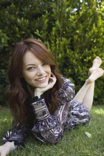 Emma Stone feet photo thumbnail