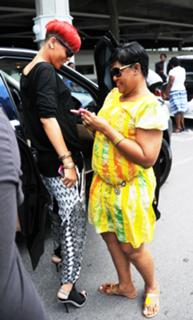 Rihanna feet photo thumbnail