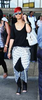 Rihanna feet photo thumbnail