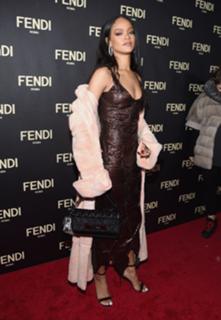 Rihanna feet photo thumbnail