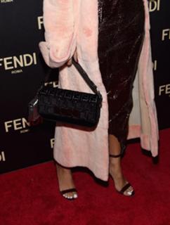 Rihanna feet photo thumbnail