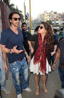 Jacqueline Fernandez feet photo thumbnail