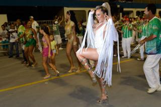 Juliana Salimeni feet photo thumbnail