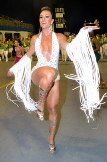 Juliana Salimeni feet photo thumbnail