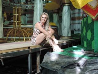 Juliana Salimeni feet photo thumbnail