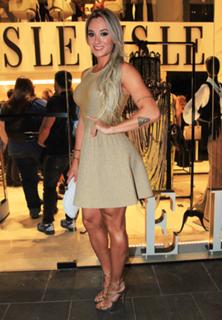 Juliana Salimeni feet photo thumbnail