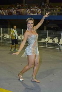 Juliana Salimeni feet photo thumbnail