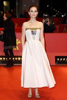 Natalie Portman feet photo thumbnail