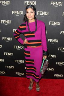 Rosario Dawson feet photo thumbnail
