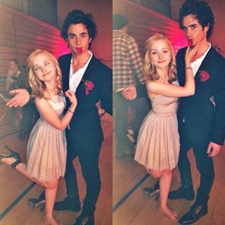 Dove Cameron feet photo thumbnail