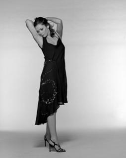 Anna Friel feet photo thumbnail