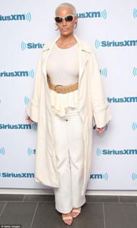 Amber Rose feet photo thumbnail