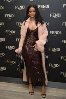 Rihanna feet photo thumbnail
