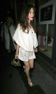 Anna Friel feet photo thumbnail