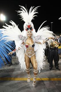 Sabrina Sato feet photo thumbnail