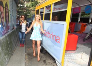 Sabrina Sato feet photo thumbnail