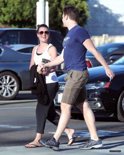 Lea Michele feet photo thumbnail