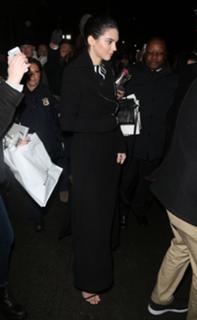 Kendall Jenner feet photo thumbnail