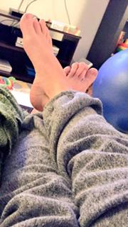 Christina Ricci feet photo thumbnail