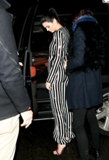 Kendall Jenner feet photo thumbnail