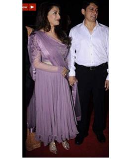 Madhuri Dixit feet photo thumbnail