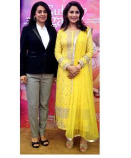 Madhuri Dixit feet photo thumbnail
