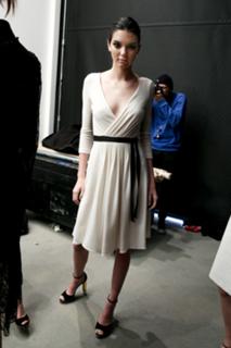 Kendall Jenner feet photo thumbnail