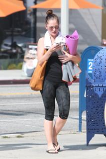 Minka Kelly feet photo thumbnail
