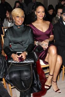 Rihanna feet photo thumbnail