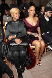 Rihanna feet photo thumbnail