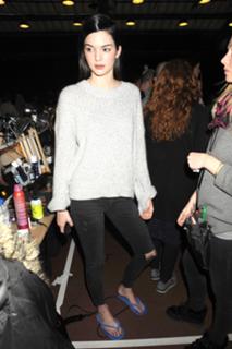 Kendall Jenner feet photo thumbnail