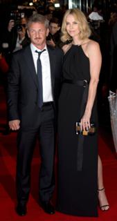 Charlize Theron feet photo thumbnail