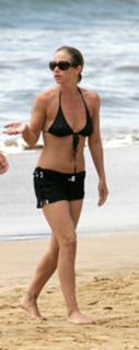 Christina Applegate feet photo thumbnail