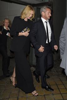 Charlize Theron feet photo thumbnail