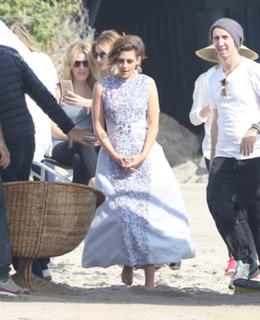 Kristen Stewart feet photo thumbnail