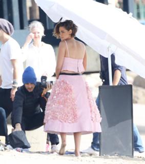 Kristen Stewart feet photo thumbnail