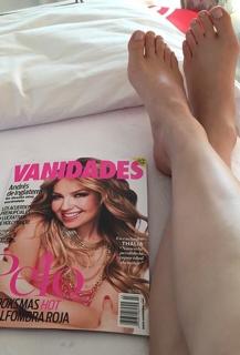 Thalía feet photo thumbnail