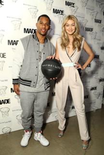Gigi Hadid feet photo thumbnail