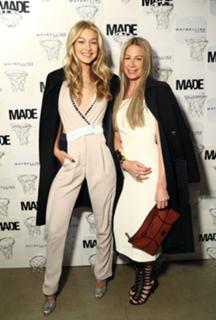 Gigi Hadid feet photo thumbnail