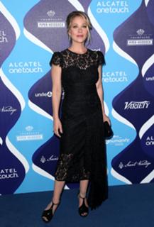 Christina Applegate feet photo thumbnail