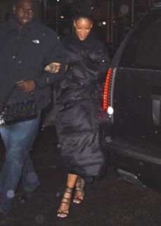 Rihanna feet photo thumbnail