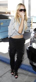 Lindsay Lohan feet photo thumbnail