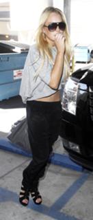 Lindsay Lohan feet photo thumbnail