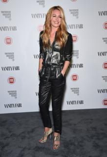 Cat Deeley feet photo thumbnail