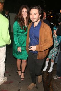 Lana Del Rey feet photo thumbnail
