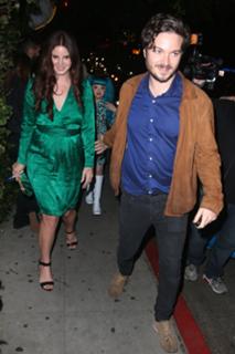 Lana Del Rey feet photo thumbnail