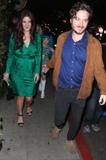 Lana Del Rey feet photo thumbnail