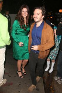 Lana Del Rey feet photo thumbnail