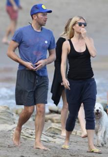Gwyneth Paltrow feet photo thumbnail