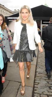Ashley Roberts feet photo thumbnail